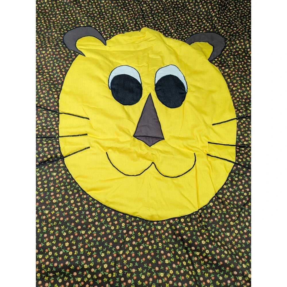 Vintage Lion Baby Blanket Quilt lHandmade Throw Animal Nursery 70s Wall Hanging